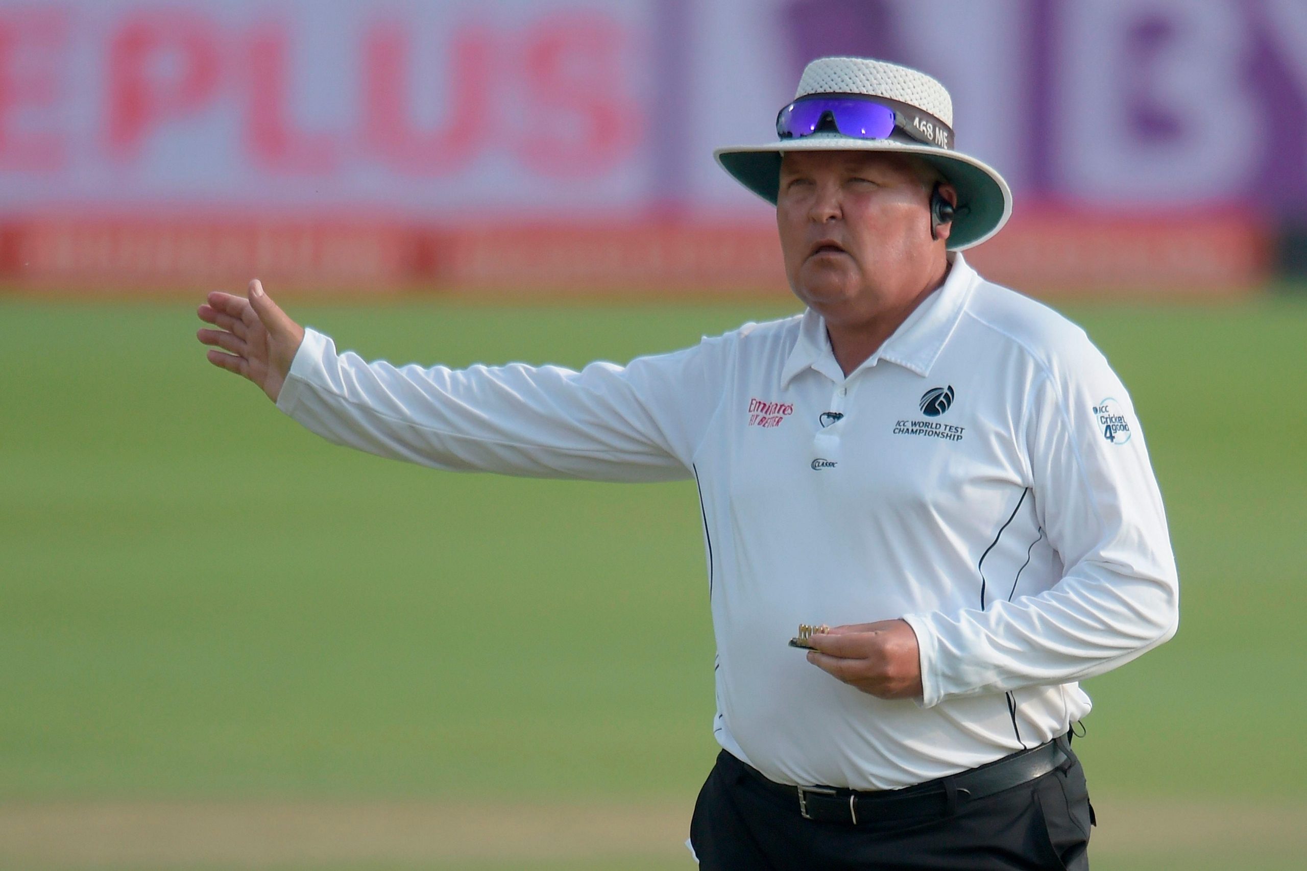 Cricket Umpiring Basics: Decode Signals Like a Pro Cricket Umpiring Basics